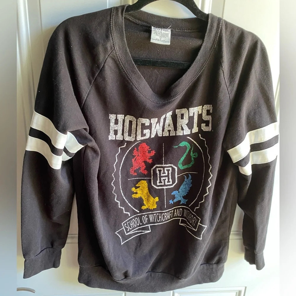 Harry Potter Hogwarts Pullover Sweater XL 15/17 School Of Witchcraft AndWizardry